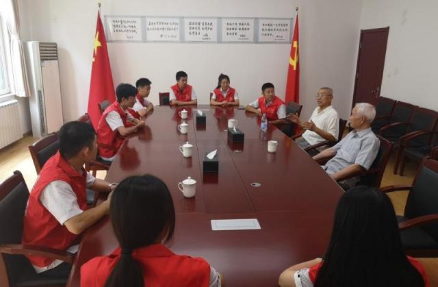 聆聽紅色經(jīng)典，感悟璀璨人生